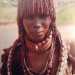 Molto iconiche sono anche le appartenenti agli Himba, in Namibia. Si riconoscono perch hanno pelle e capelli ricoperti dall'Otjize, un impasto rossiccio fatto di burro, grasso e ocra che le protegge dal sole e dagli insetti
